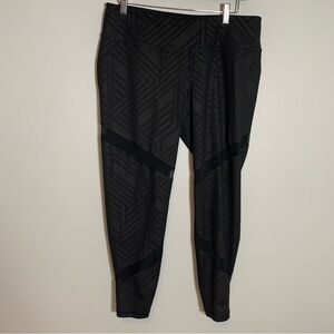 Old Navy Active Go-Dry Black Geometric Patterned Workout Yoga Pilates Leggings‎